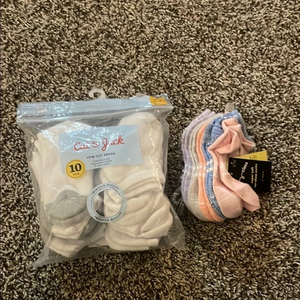 Cat & Jack Kids Low Cut White Socks - Art Class No Show Multi colored Socks